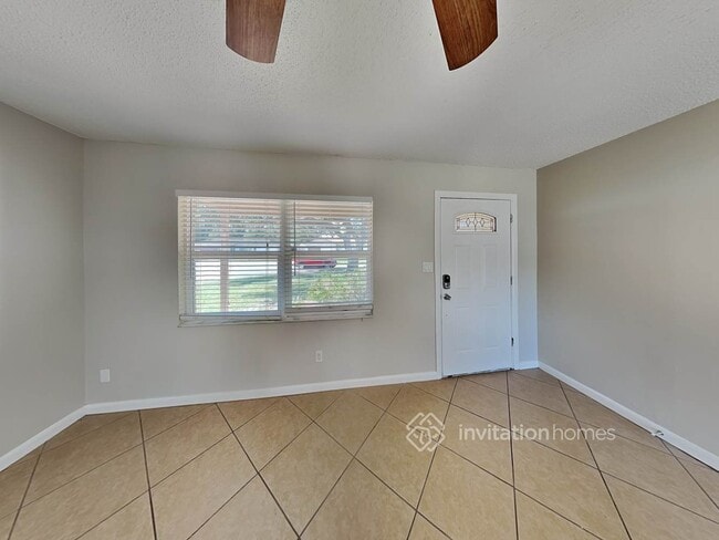 Building Photo - 2621 Martz Ct