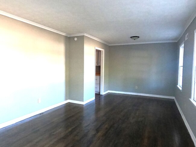 Building Photo - Newly Renovated Home In Frayser