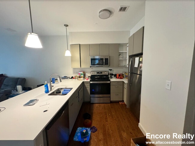 Building Photo - 454 Harvard St