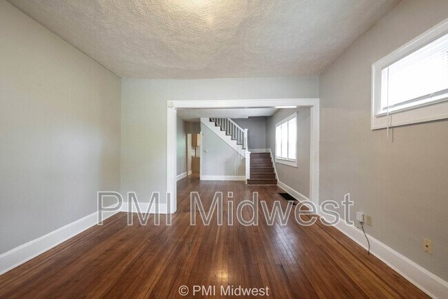 Foto del edificio - 413 W 40th St