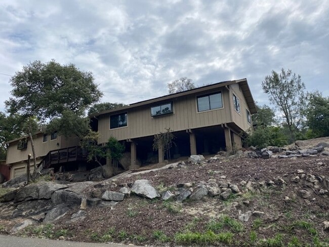 Building Photo - Avail. 1/1/24. Beautiful Rocklin home with...