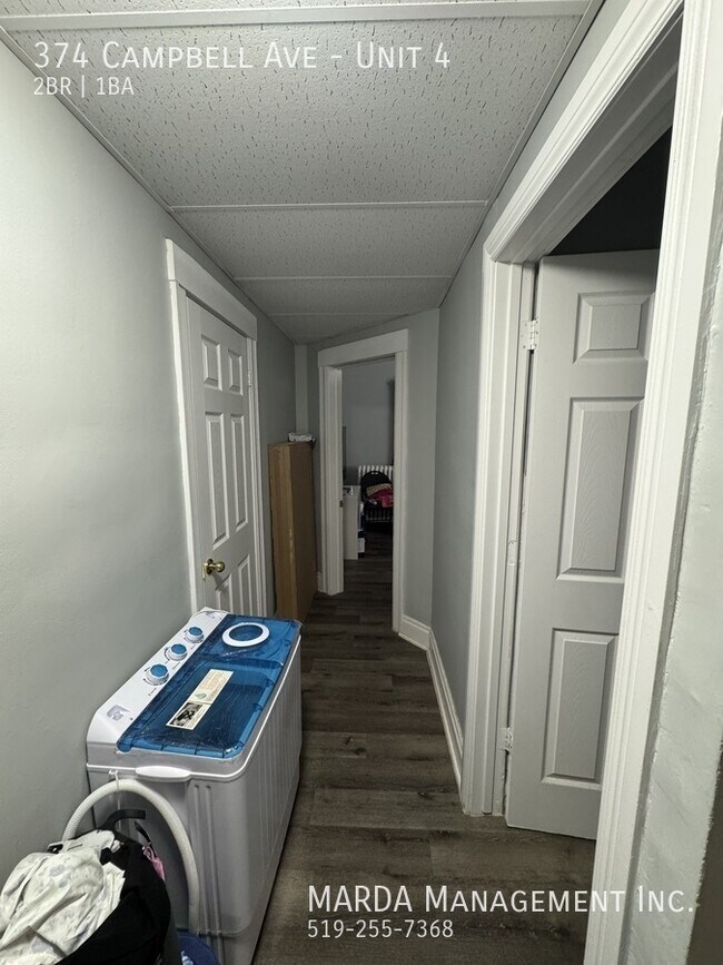 Photo du bâtiment - COZY 1+1 BED/ 1 BATH UPPER UNIT WEST END ALL-INCLUSIVE!