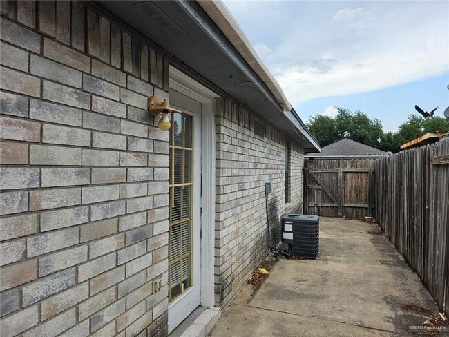 Foto del edificio - 716 Quail Ave