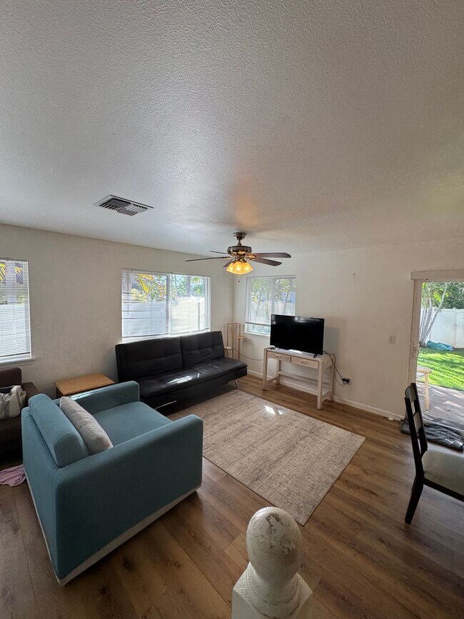 Building Photo - For Rent – Legends at Maui Lani | Spacious 4-Bedroom, 2.5-Bath Home