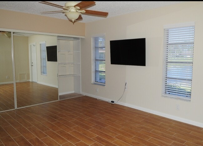 Building Photo - 5250 Nesting Way