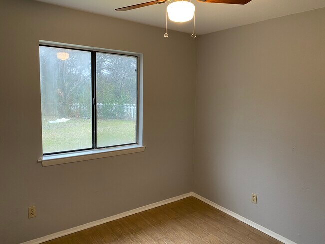 Photo - 1473 Rockshire Dr House