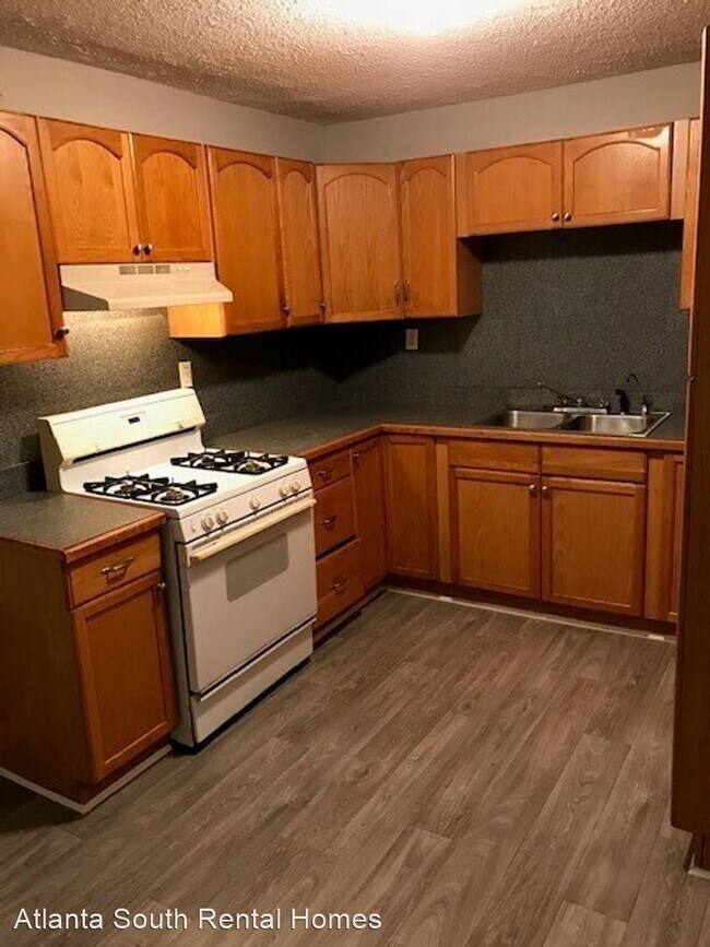 Foto del edificio - 4 br, 2 bath House - 59 Spence Ave