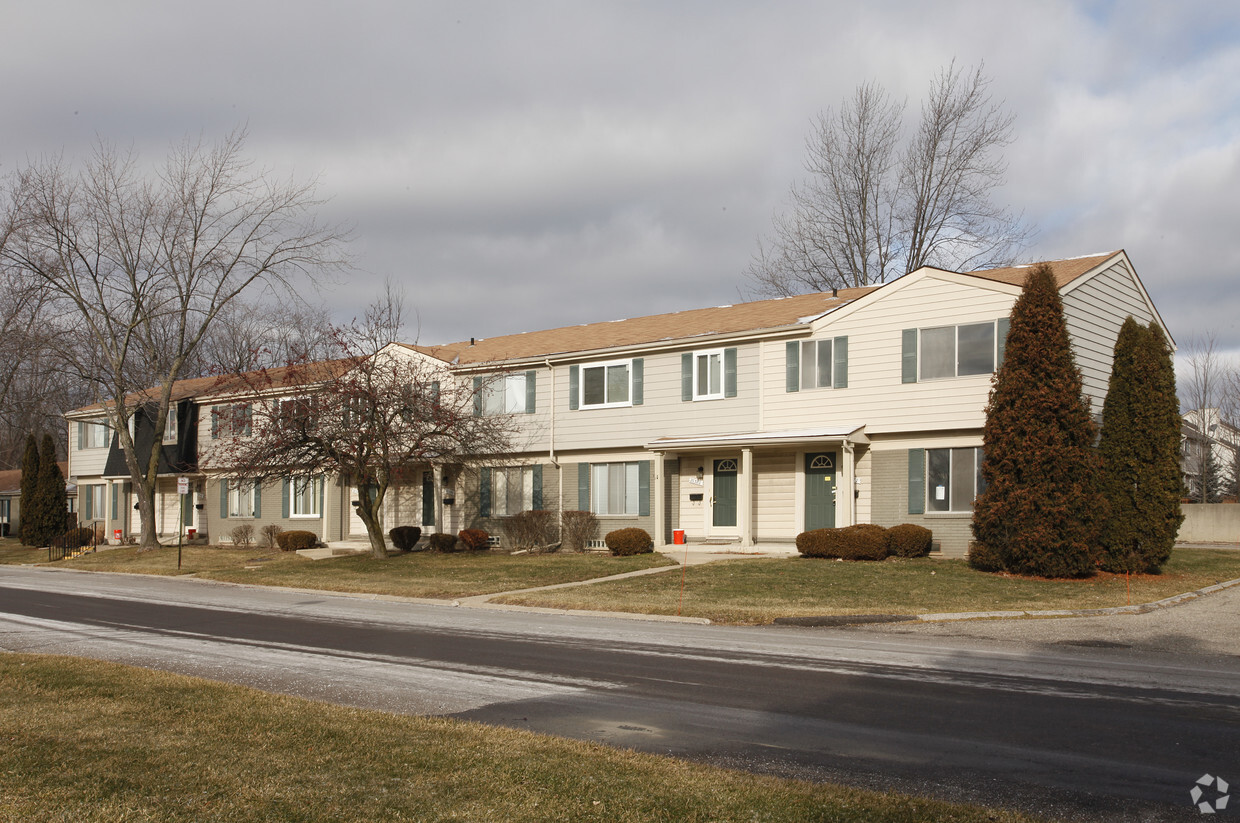 Primary Photo - Stonebrooke Condominiums