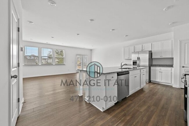 Building Photo - Brand NEW 3 Bedroom Townhome in Pendergras...