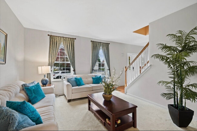 Foto del edificio - 115 Watch Hill Rd