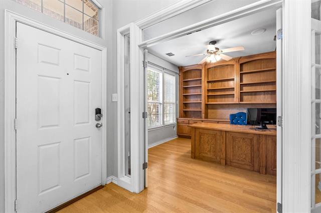 Foto del edificio - 1370 Meadows Ave