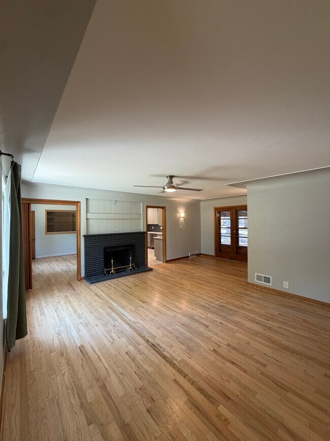 Foto del edificio - 1025 Estes St