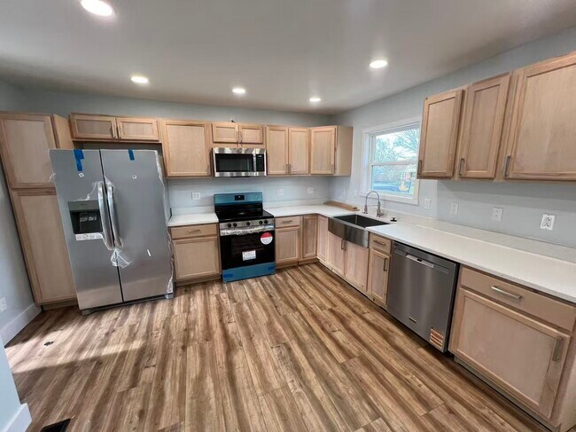 Building Photo - 1315 Mercury Dr