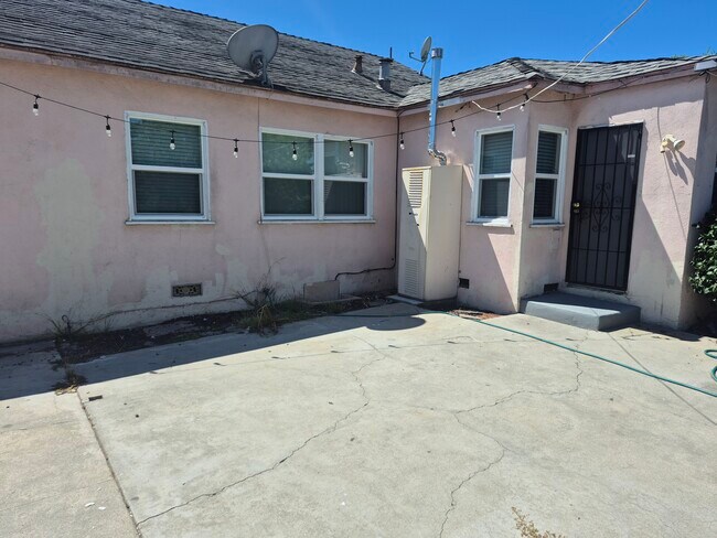 Building Photo - 2809 W 152nd St