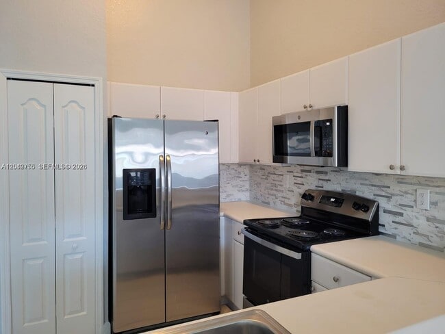 Foto del edificio - 1543 SE 25th St