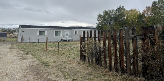Foto del edificio - 582 Brent Dr