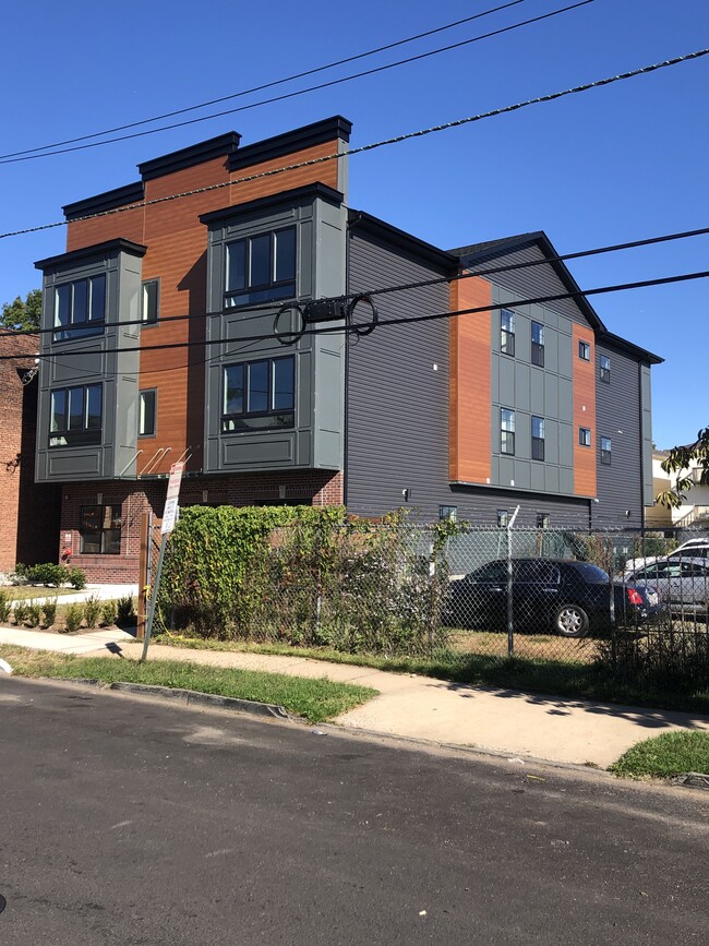 Building Photo - 1017 Augusta St