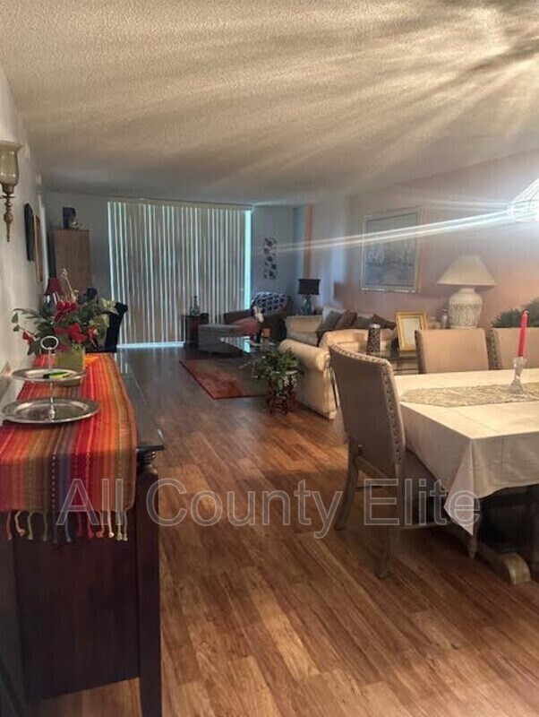 Foto del edificio - 4735 Lucerne Lakes Blvd E