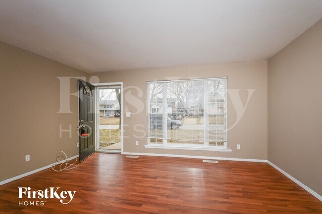 Foto del edificio - 5323 Ville-Cecelia Ln