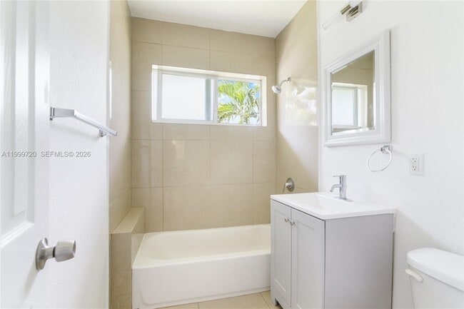 Foto del edificio - 9790 E Bay Harbor Dr