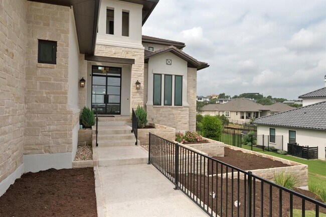 Foto del edificio - 702 Serene Estates Dr