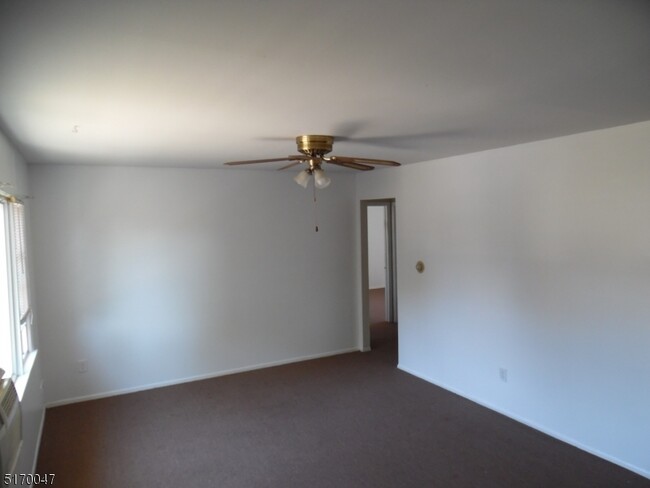Building Photo - 243 N 13th St