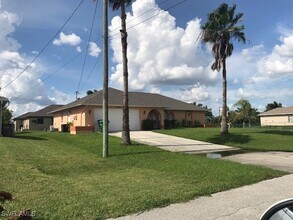 Building Photo - 2637 SW 27th St