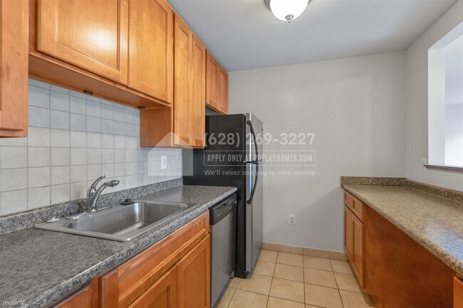 Foto del edificio - 3 br, 1.5 bath Condo - 6305 Hil Mar Drive,...
