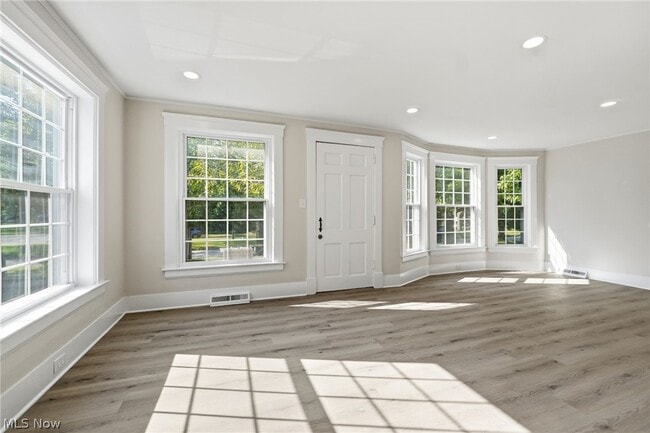 Building Photo - 22955 Fairmount Blvd