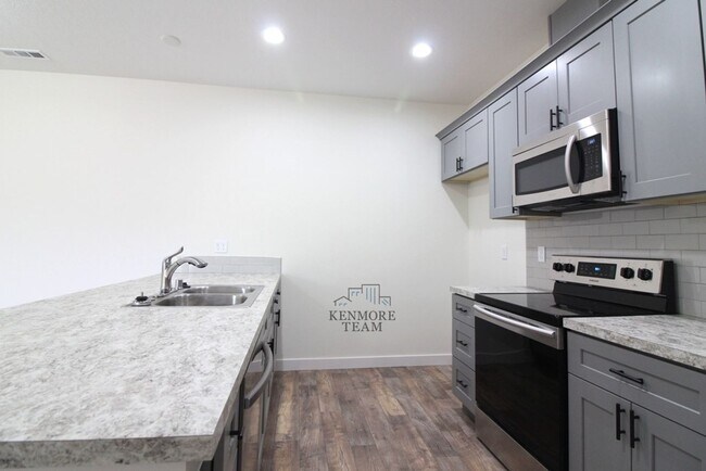 Foto del edificio - 3 Bedroom, 2.5 Bath + Flex Room Townhome in Kennewick