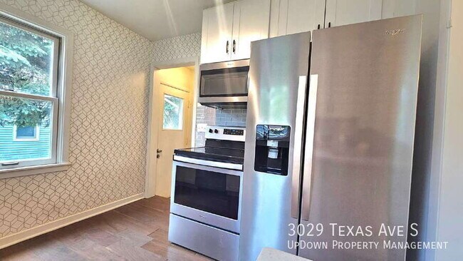 Foto del edificio - 3029 Texas Ave S