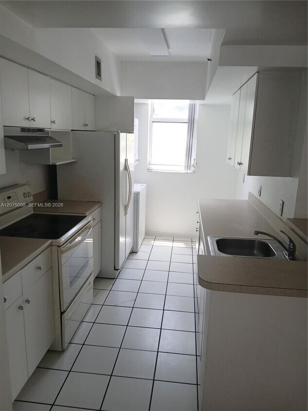 Foto del edificio - 5085 NW 7th St