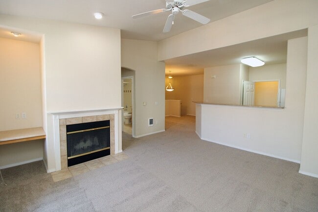 Building Photo - 1170 NE 64th Ln