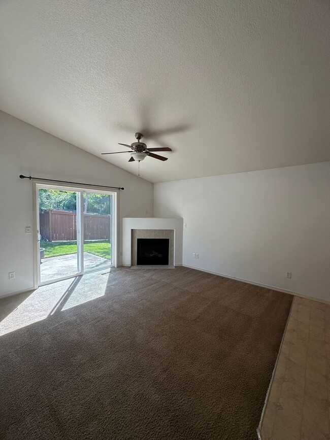 Building Photo - 3604 Astaire St NE