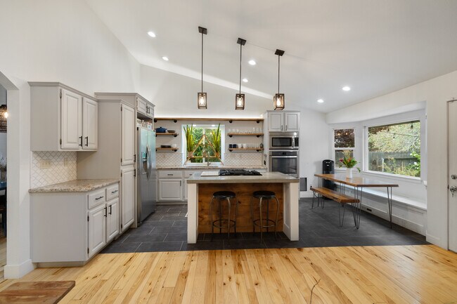 Foto del edificio - 1557 Bramble Ct