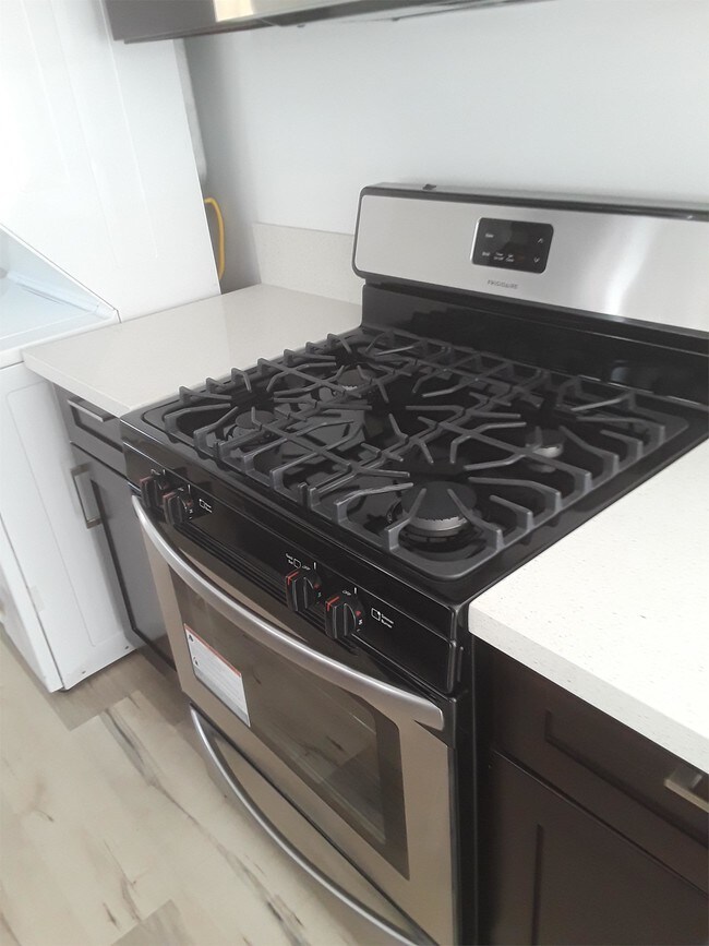 Building Photo - 5315 Loma Linda Ave