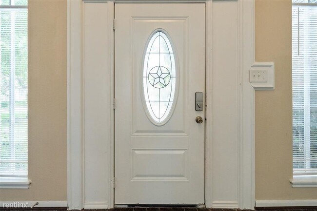 Foto del edificio - 5 br, 3 bath House - 20015 Lucia Lane