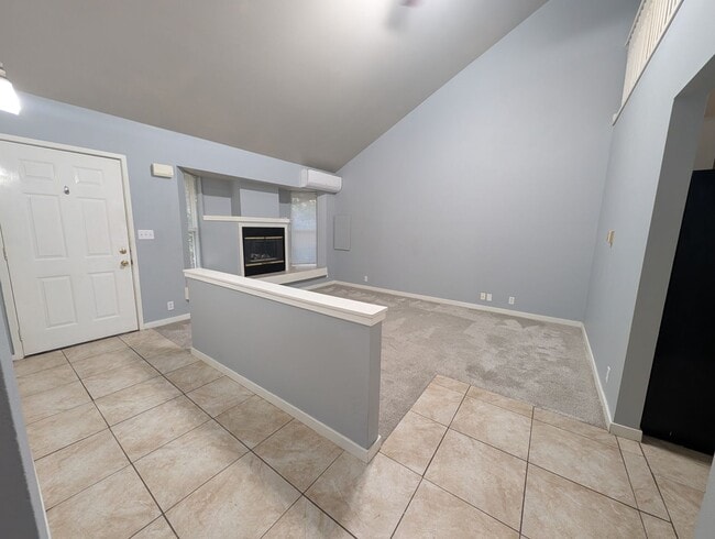 Building Photo - Large 3 Bedroom Corner Unit in The Heart of Gig Harbor! Available Now! $500 Off 1st MONTHS RENT!