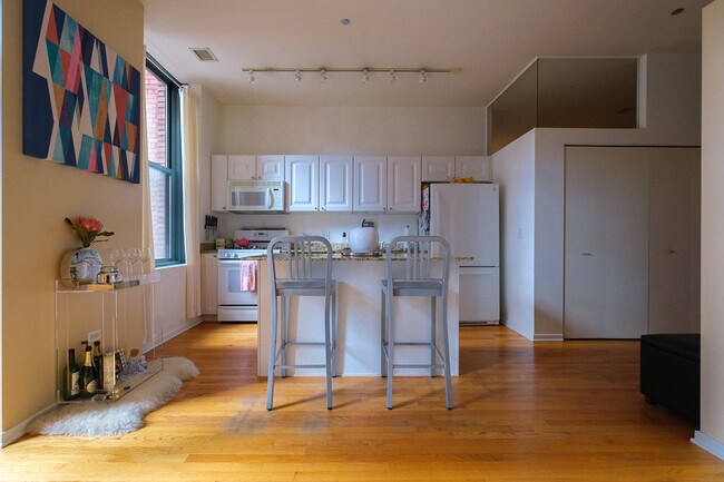 Foto del edificio - 208 W Washington St