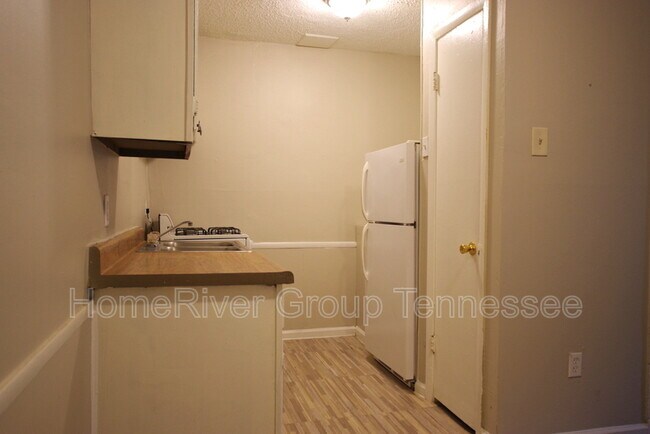 Foto del edificio - 383 Poplar Ave