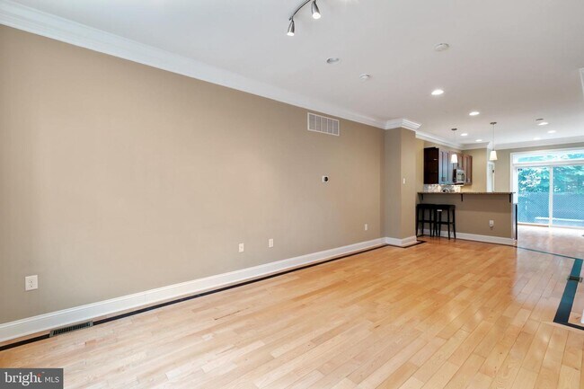 Building Photo - 1811 Manton St