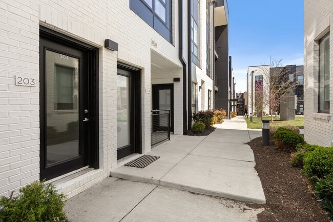 Photo - 542 Southgate Ave Apartments