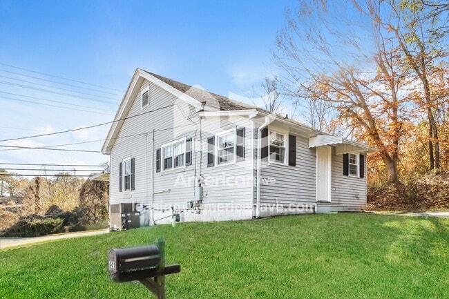 Foto del edificio - 693 Arlington Rd