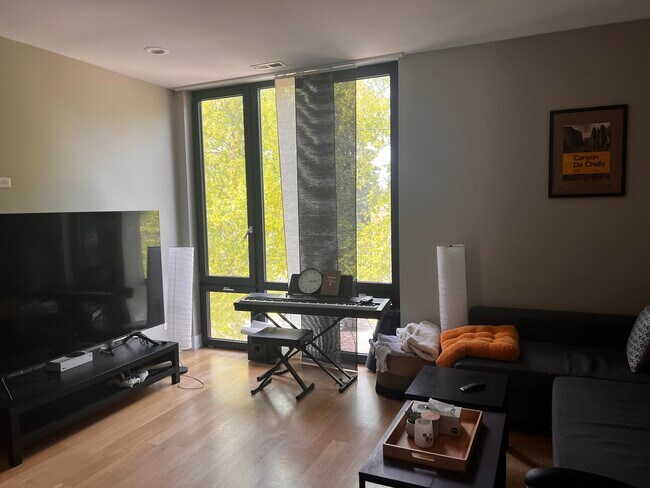 Building Photo - 5629 W Higgins Ave