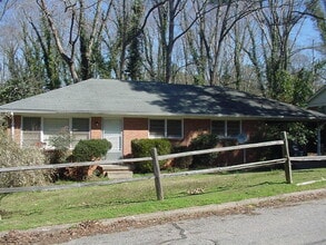 Building Photo - 559 Woodland Hills Dr
