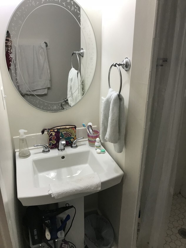 Foto principal - 2221 W Grace St