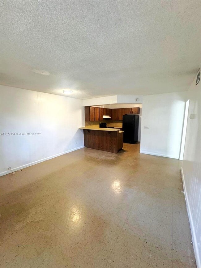 Building Photo - 170 W 28th St