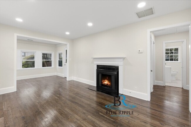Building Photo - Renovated 2/1 Williams Park Smyrna across from Market Village! Fenced Yard and Pet Friendly