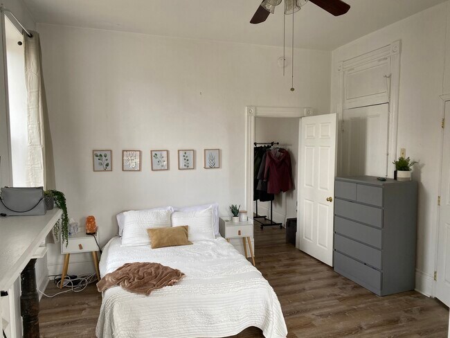 Foto del edificio - 2226 Jane St