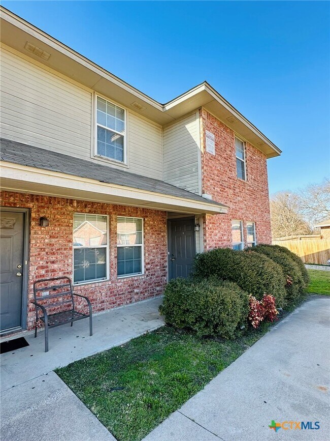 Foto del edificio - 304 Creek St